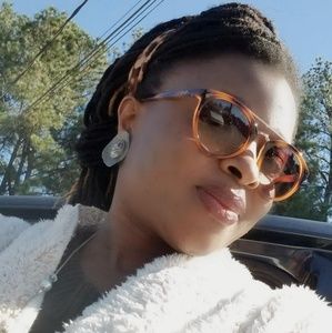 Meet your Posher, Occilla